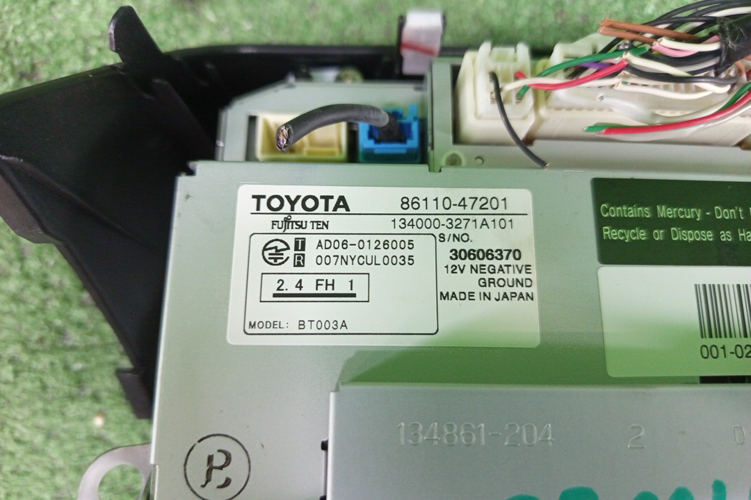 Монитор TOYOTA PRIUS NHW20 86110-47201 3 ракурс