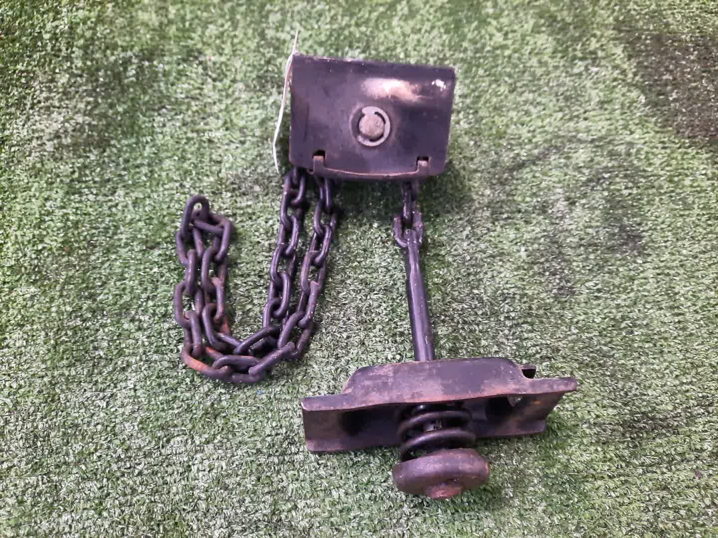 Крепление запаски TOYOTA TOYOACE KDY230 3 ракурс