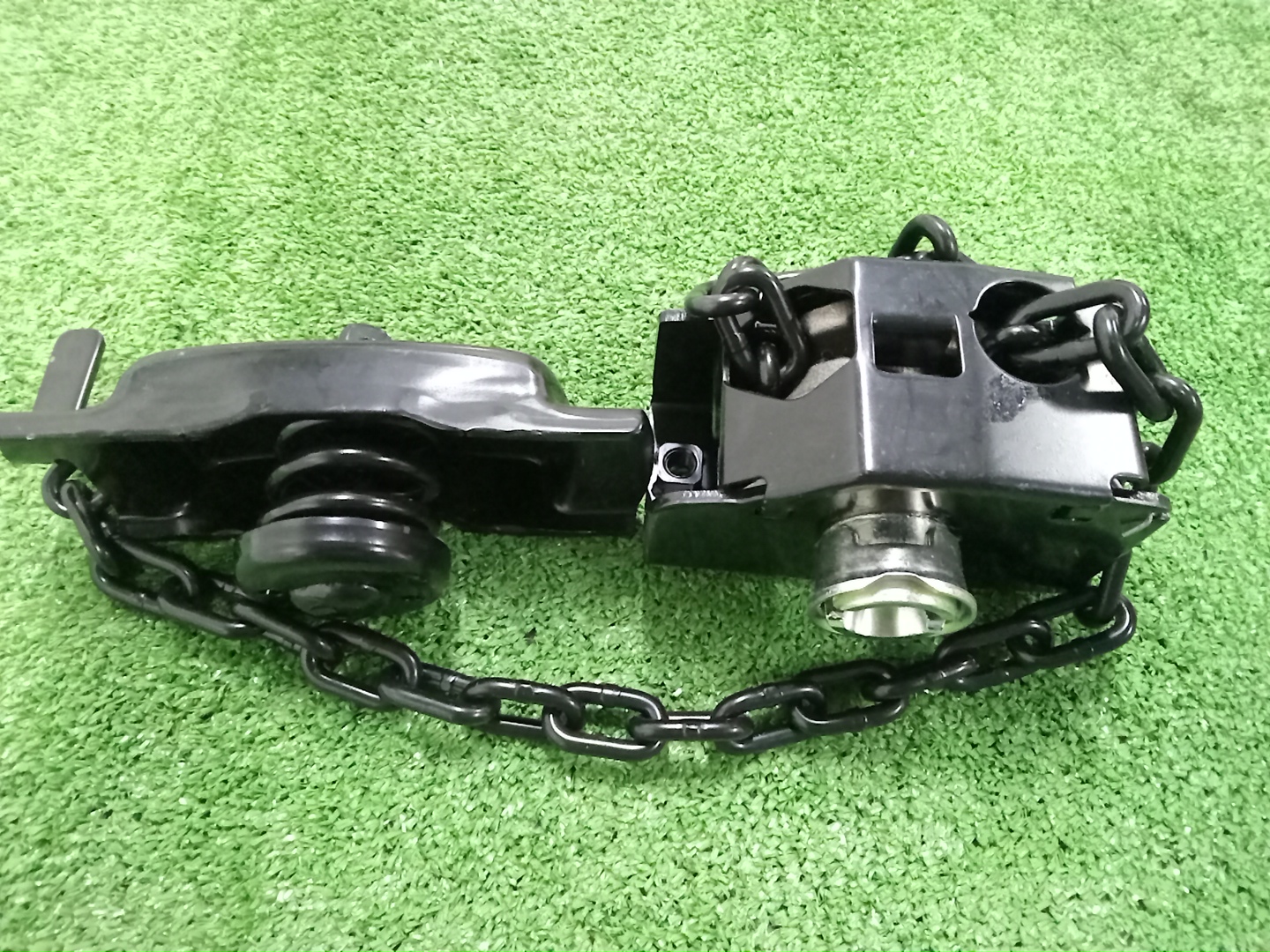 Крепление запаски TOYOTA LAND CRUISER URJ202 51900-60322 1 ракурс
