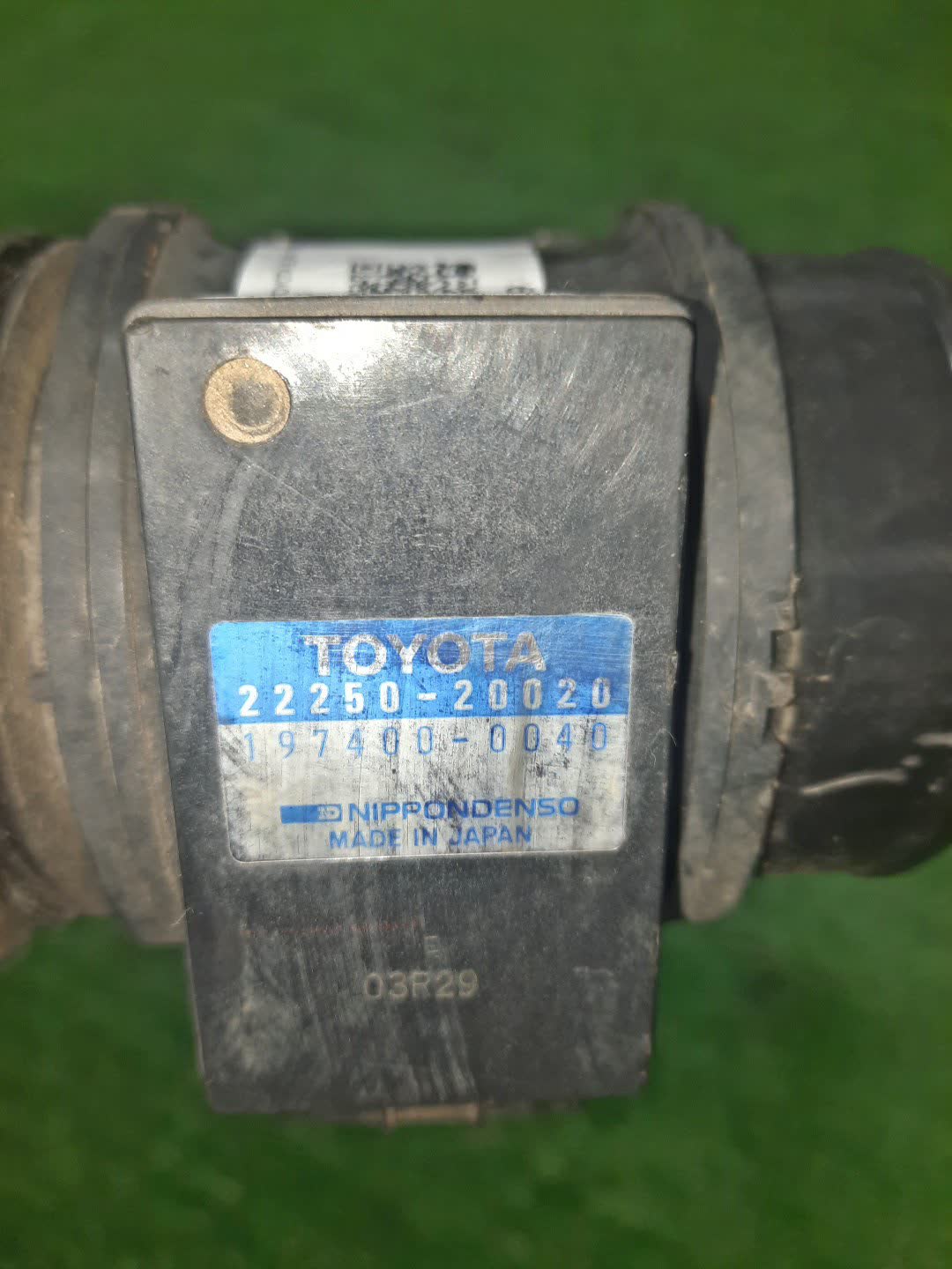 Датчик расхода воздуха TOYOTA HILUX SURF VZN185W 5VZ-FE 22250-20020 3 ракурс