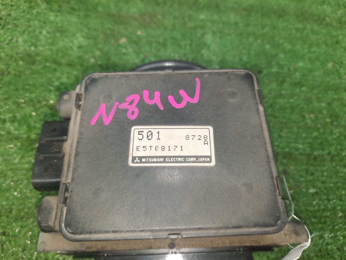Датчик расхода воздуха MITSUBISHI CHARIOT GRANDIS N84W 4G64 E5T08171 2 ракурс