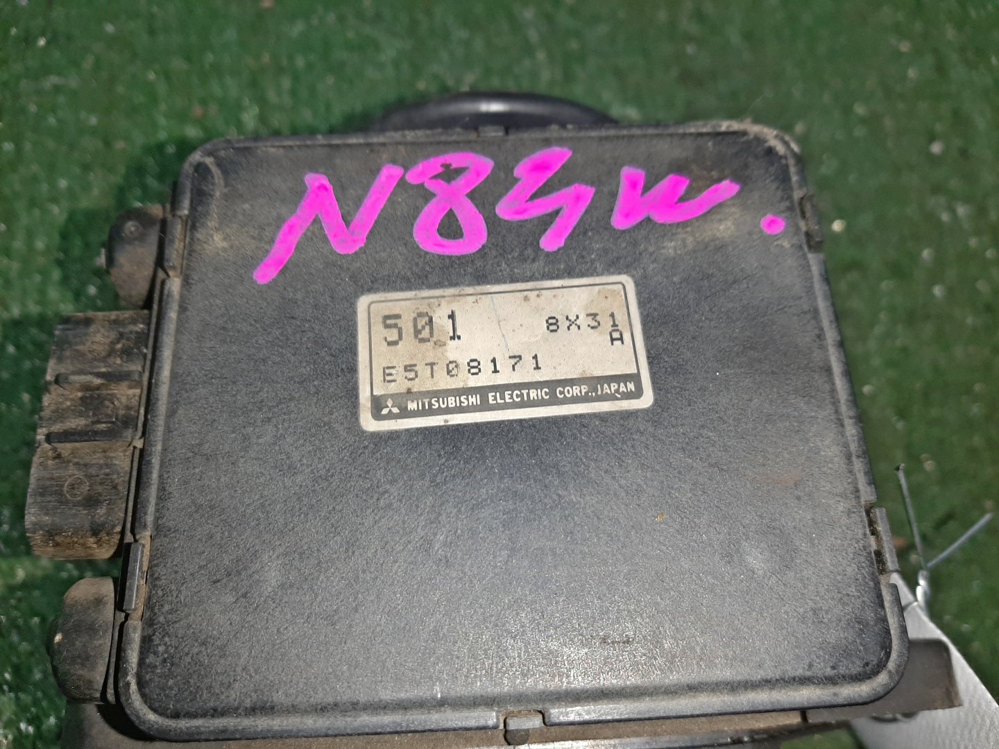 Датчик расхода воздуха MITSUBISHI CHARIOT GRANDIS N84W 4G64 E5T08171 2 ракурс