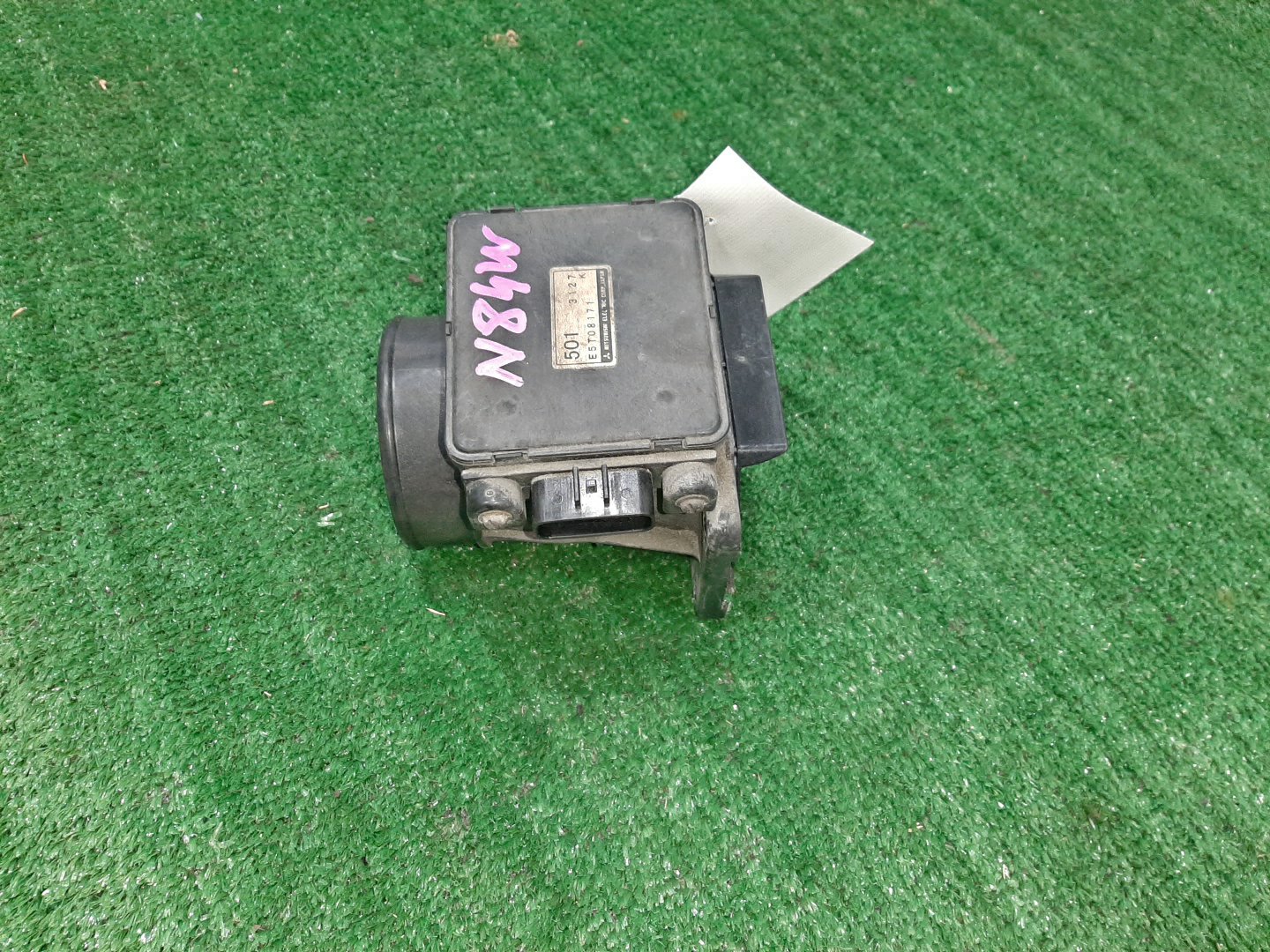 Датчик расхода воздуха MITSUBISHI CHARIOT GRANDIS N84W 4G64 E5T08171 1 ракурс