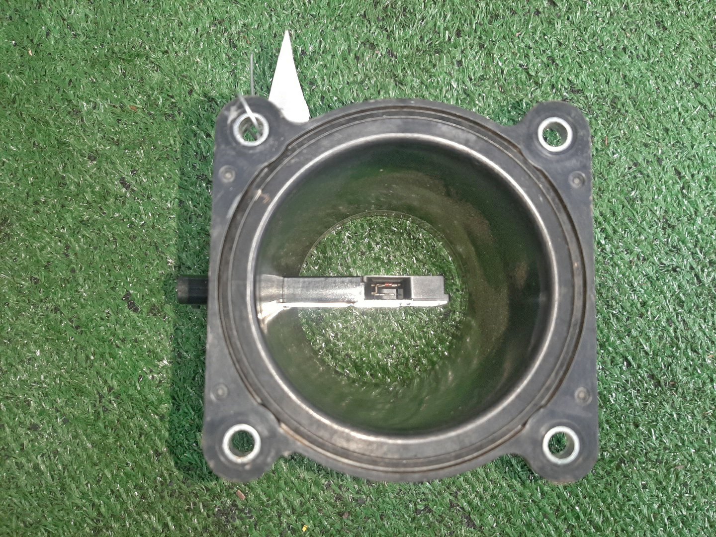 Датчик расхода воздуха NISSAN SUNNY FB15 QG15DE 22680-7S000 3 ракурс