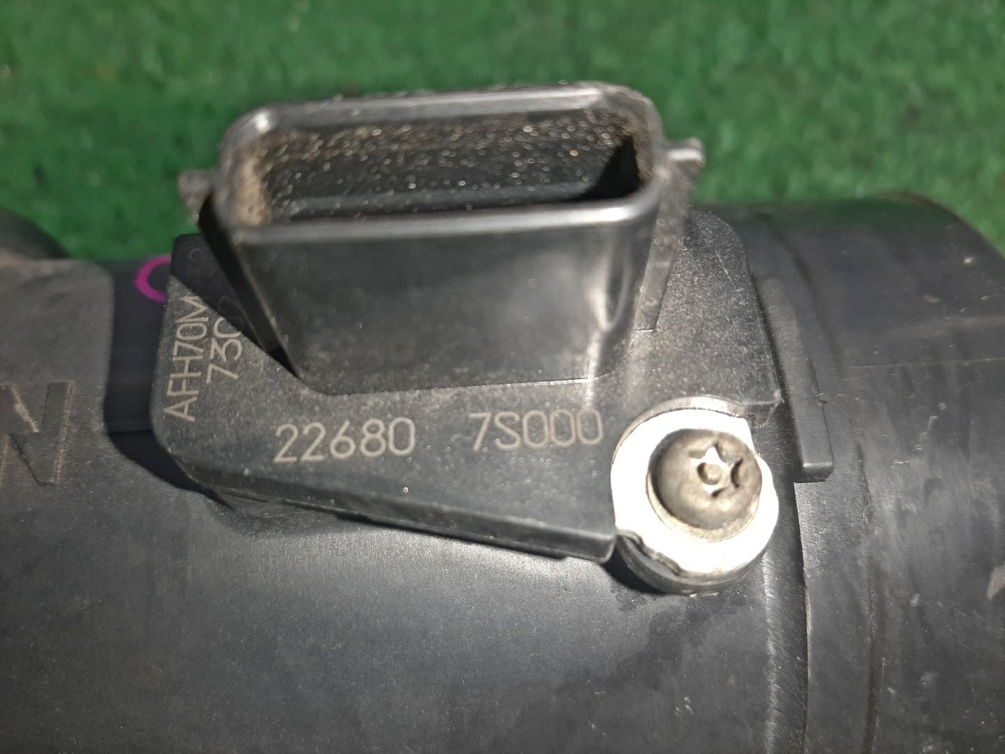 Датчик расхода воздуха NISSAN SUNNY FB15 QG15DE 22680-7S000 4 ракурс