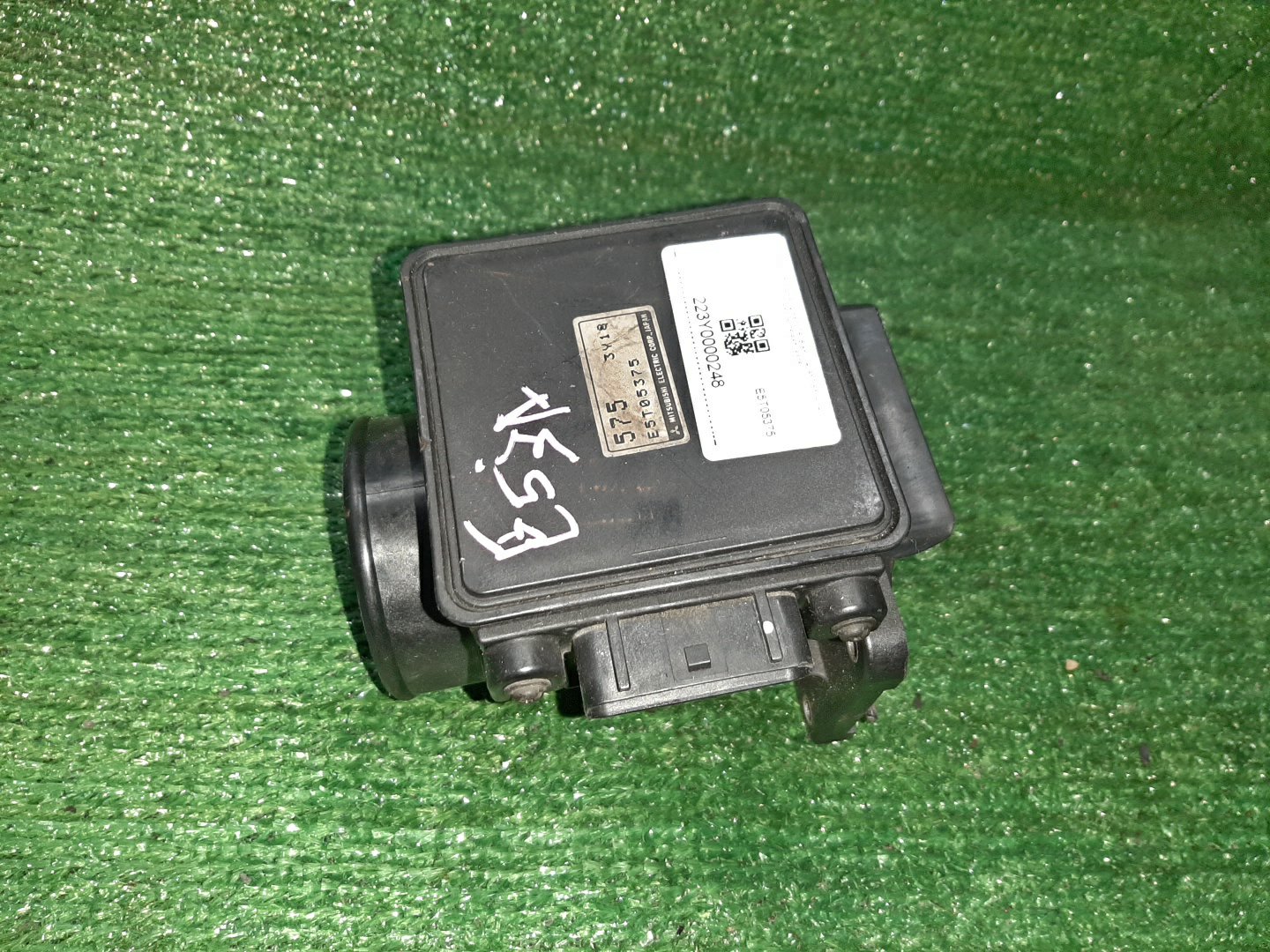 Датчик расхода воздуха MITSUBISHI GALANT E53A 6A11 E5T05375 1 ракурс