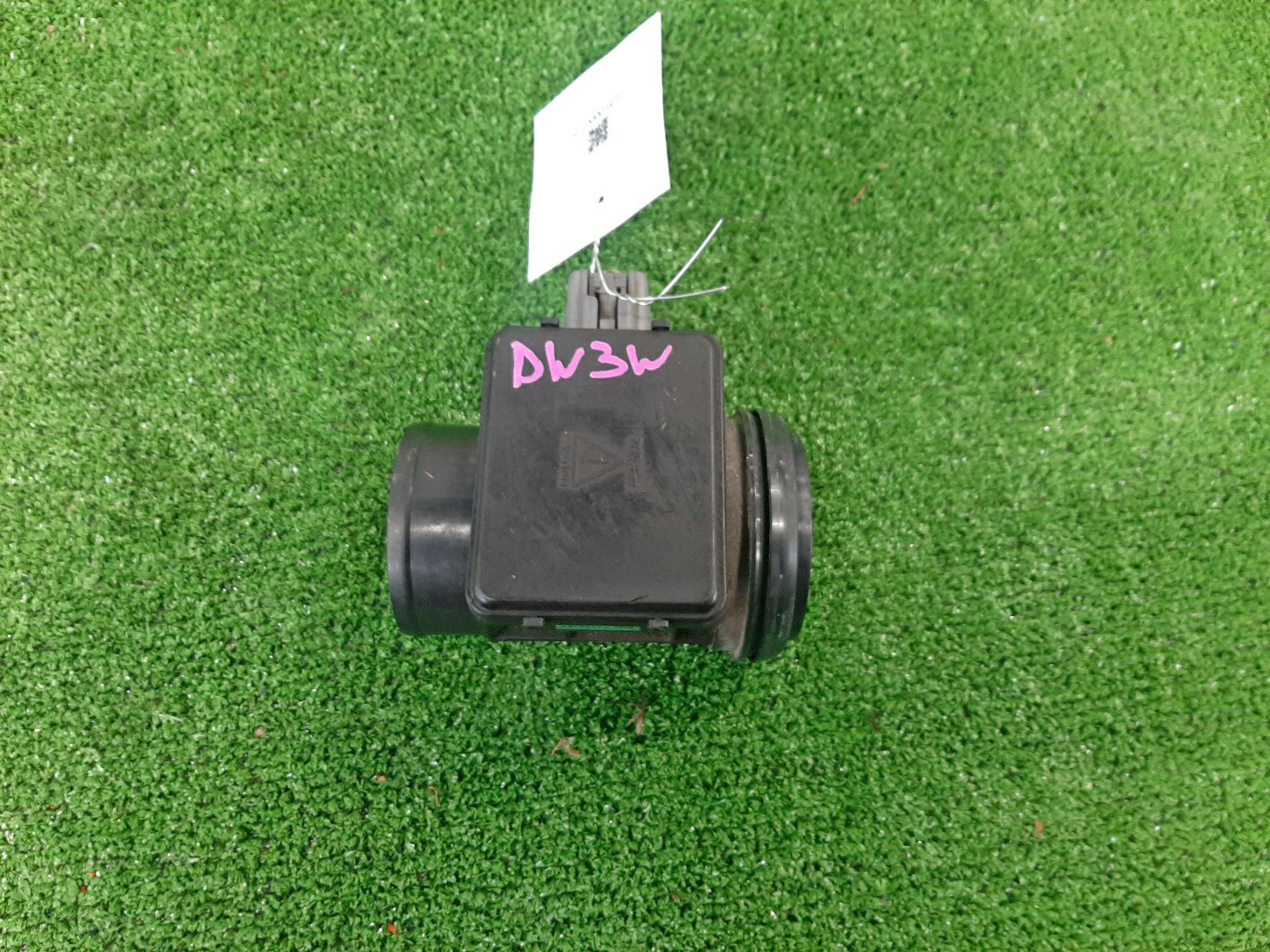 Датчик расхода воздуха MAZDA DEMIO DW3W B3E E5T52171 1 ракурс