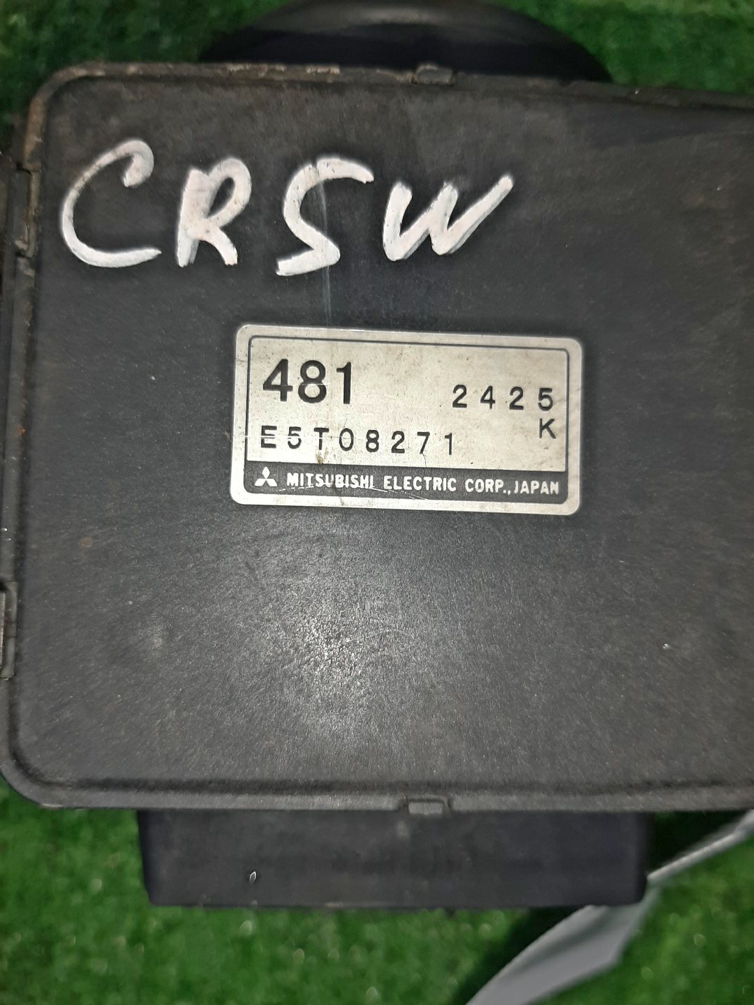 Датчик расхода воздуха MITSUBISHI DION CR5W 4G93 E5T08271 2 ракурс