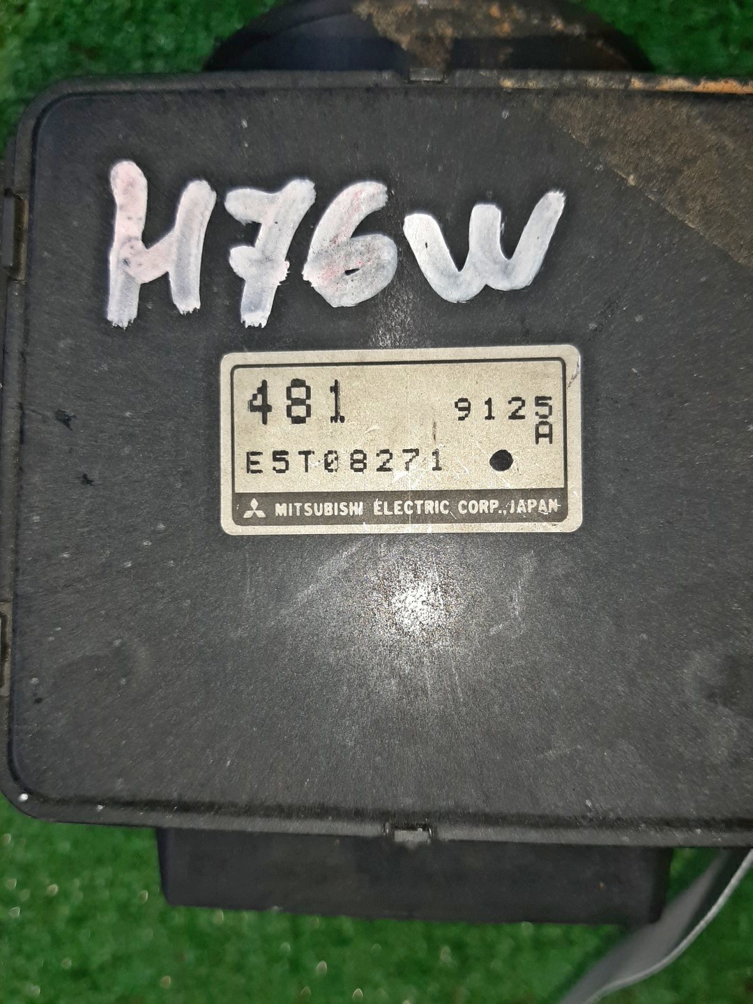 Датчик расхода воздуха MITSUBISHI PAJERO IO H76W 4G93 E5T08271 2 ракурс