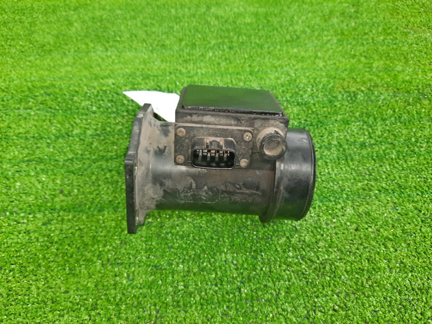 Датчик расхода воздуха NISSAN BASSARA JU30 KA24DE 22680-70F05 2 ракурс