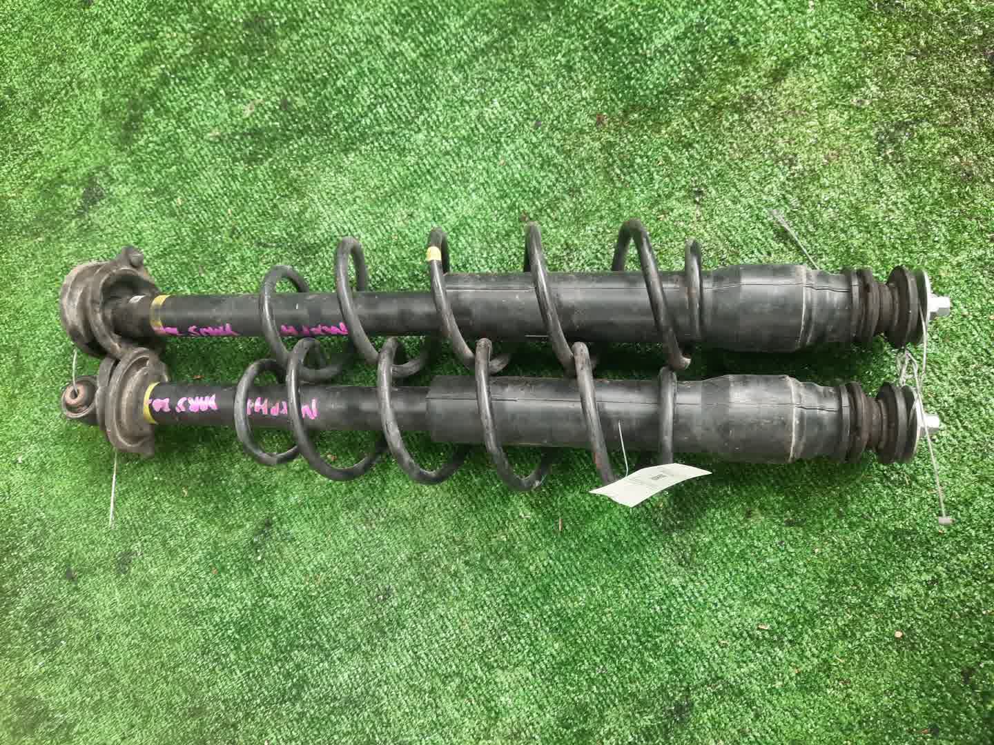 Амортизатор левый задний TOYOTA YARIS MXPH10 M15A-FXE 1 ракурс