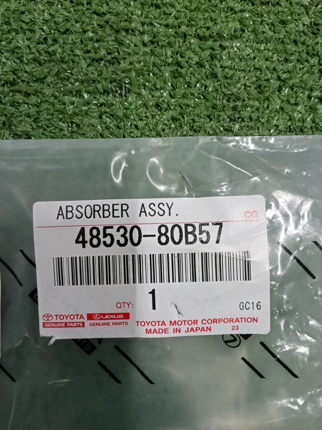Амортизатор задний TOYOTA CROWN AZSH35 A25A-FXS 48530-80B57 3 ракурс