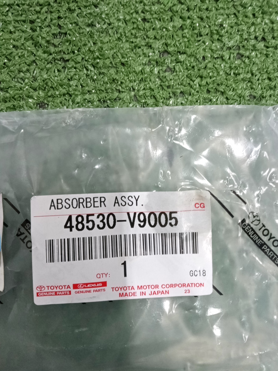 Амортизатор задний TOYOTA NOAH ZWR90W 2ZR-FXE 48530-V9005 3 ракурс