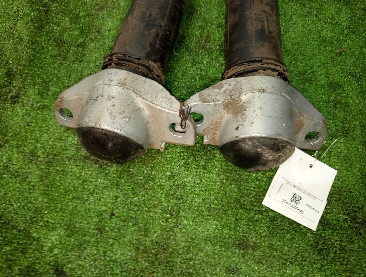 Амортизатор левый задний TOYOTA PRIUS ZVW51 2ZR-FXE 48530-47420 3 ракурс