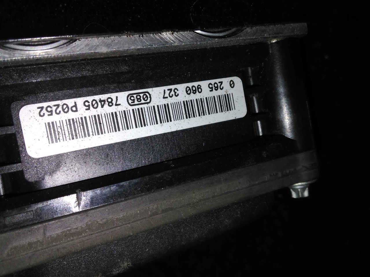 Блок abs BMW 5-Series E61 WBAPU52020CX90183 3 ракурс