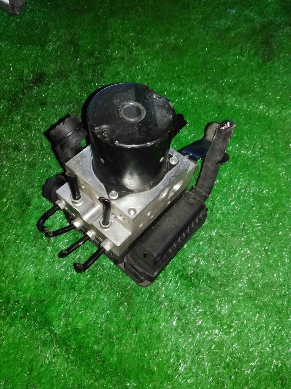 Блок abs BMW 5-Series E61 WBAPU52020CX90183 4 ракурс