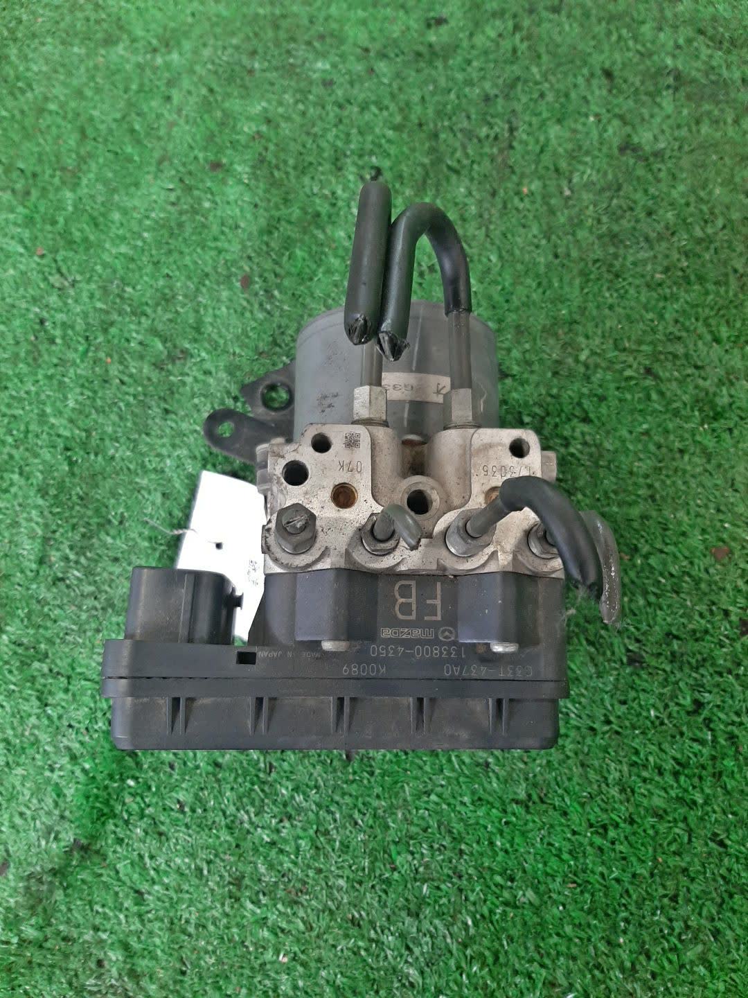 Блок abs MAZDA ATENZA GH5AW G33T-437AO/133800-4350 2 ракурс