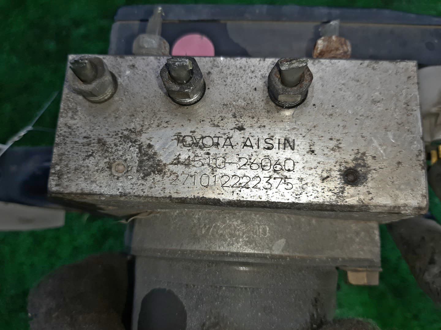 Блок abs TOYOTA HIACE REGIUS RCH47W 3RZ-FE 44510-26060 4 ракурс