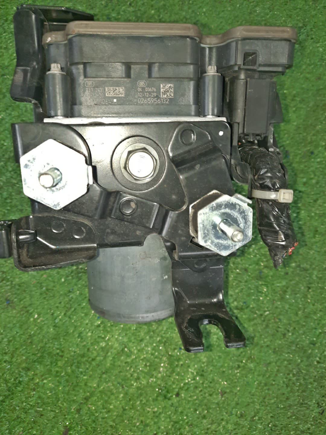 Блок abs SUBARU FORESTER SJ5 FB20 0265956132 1 ракурс