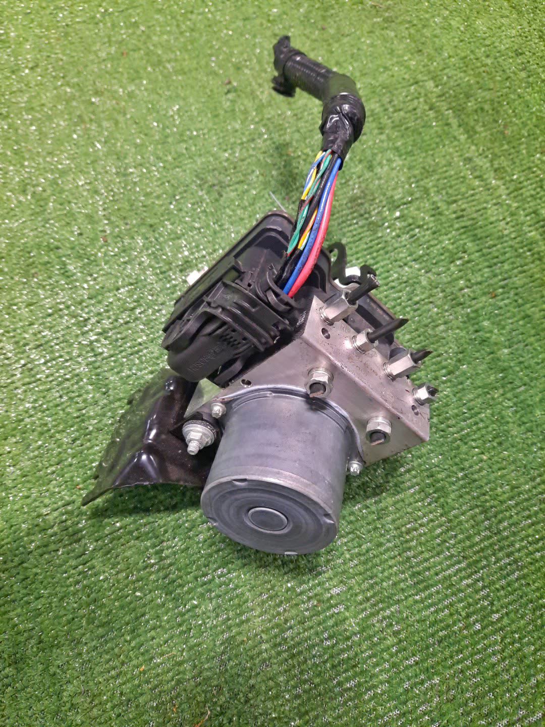 Блок abs MAZDA CX-9 TC PYT TK79 43 7A0C 2 ракурс