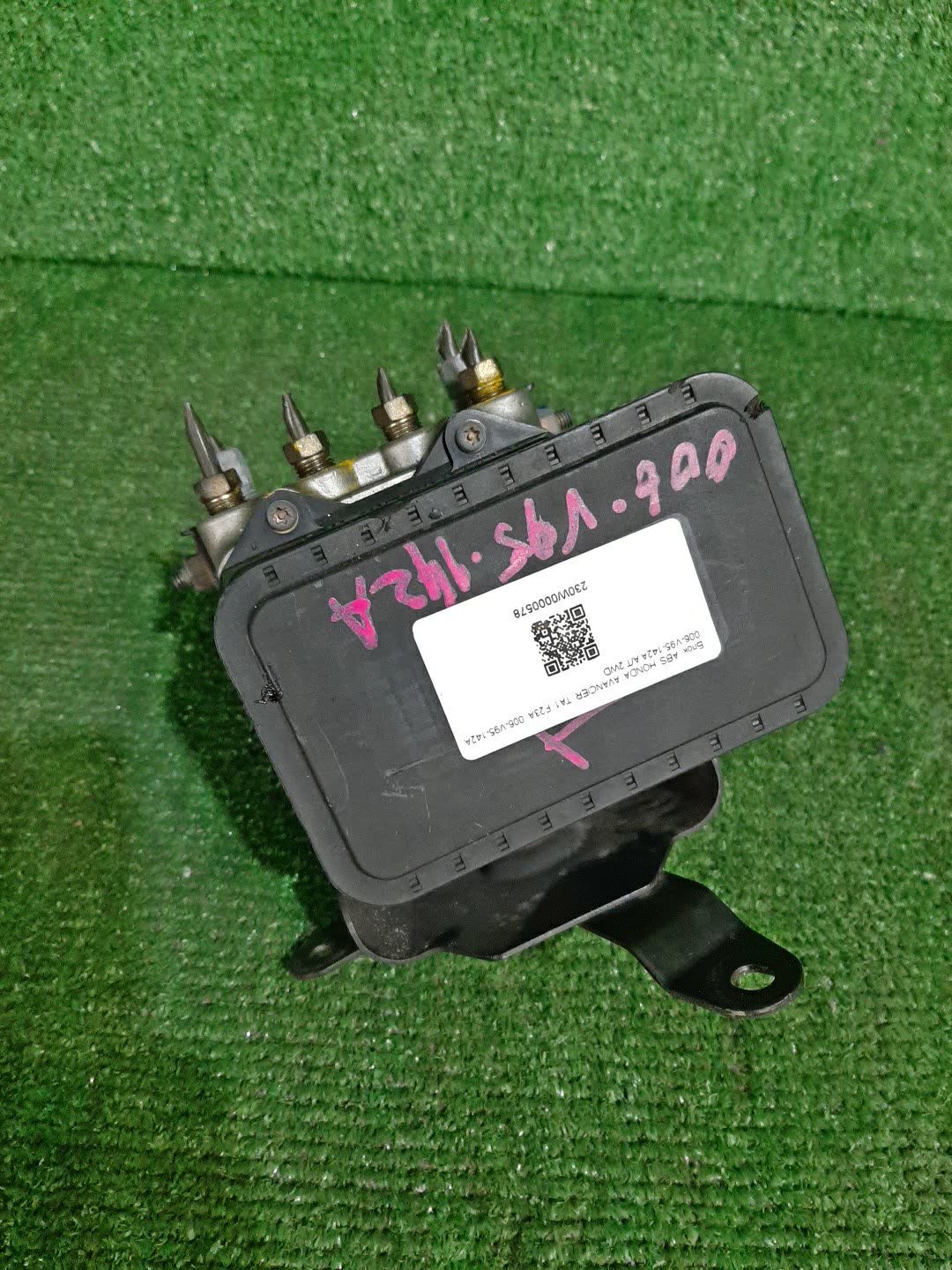 Блок abs HONDA AVANCIER TA1 F23A 006-V95-142A 2 ракурс