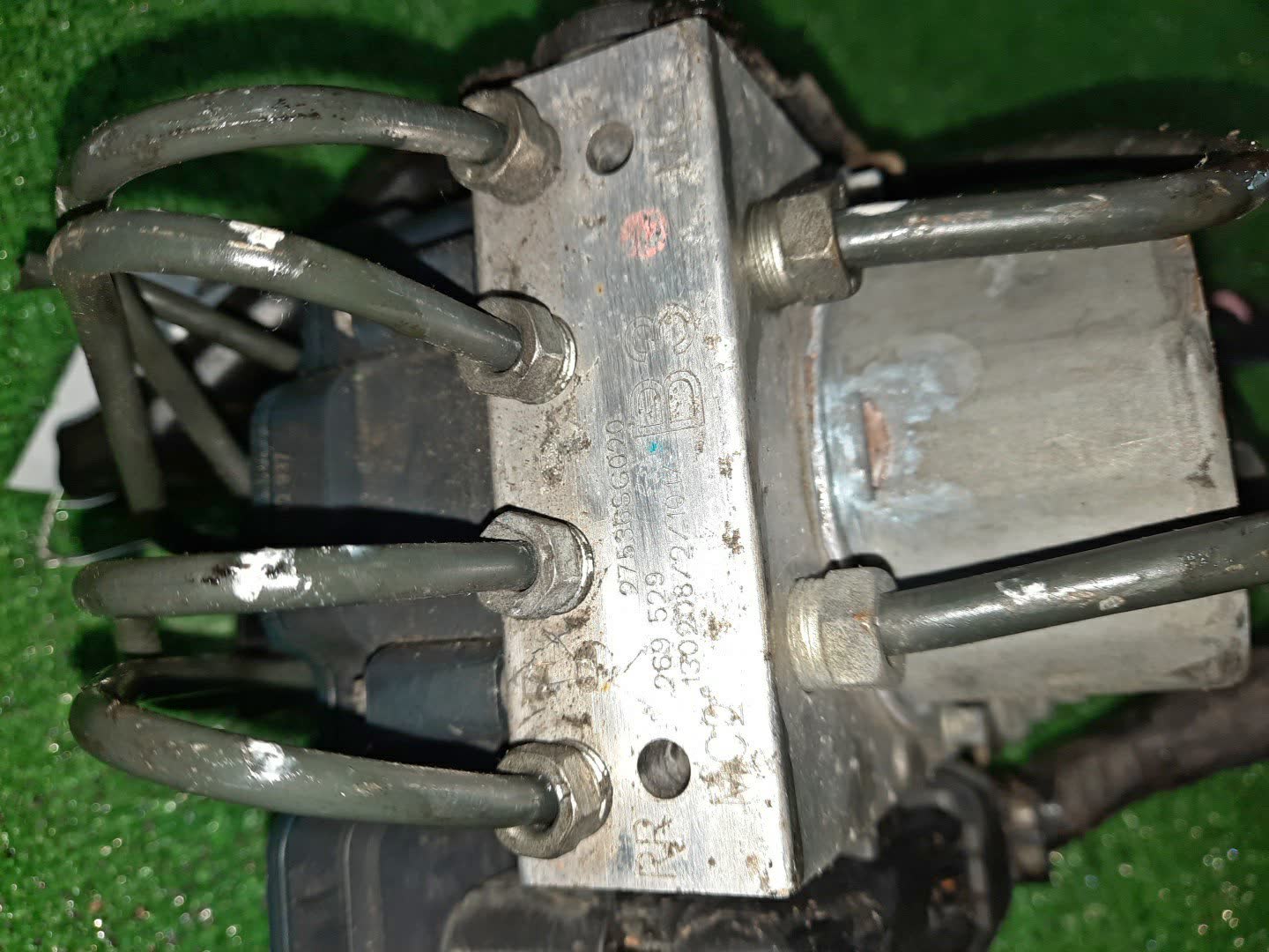 Блок abs SUBARU FORESTER SJ5 FB20 27536SG020 3 ракурс