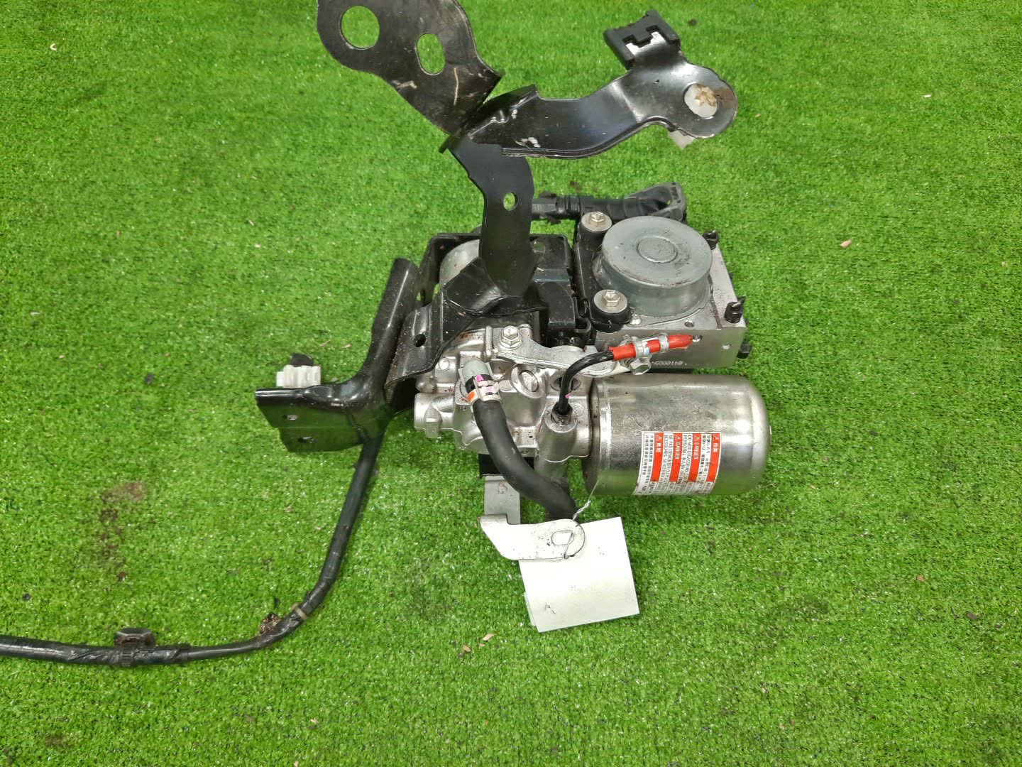 Блок abs LEXUS UX300E KMA10 4KM 44510-76020 3 ракурс