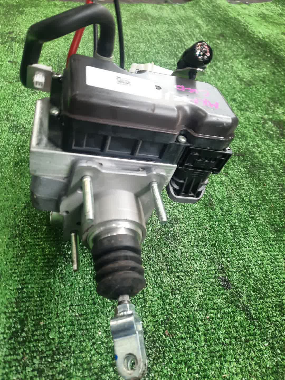 Блок abs TOYOTA AQUA MXPK11 M15A-FXE 44510-47070 3 ракурс