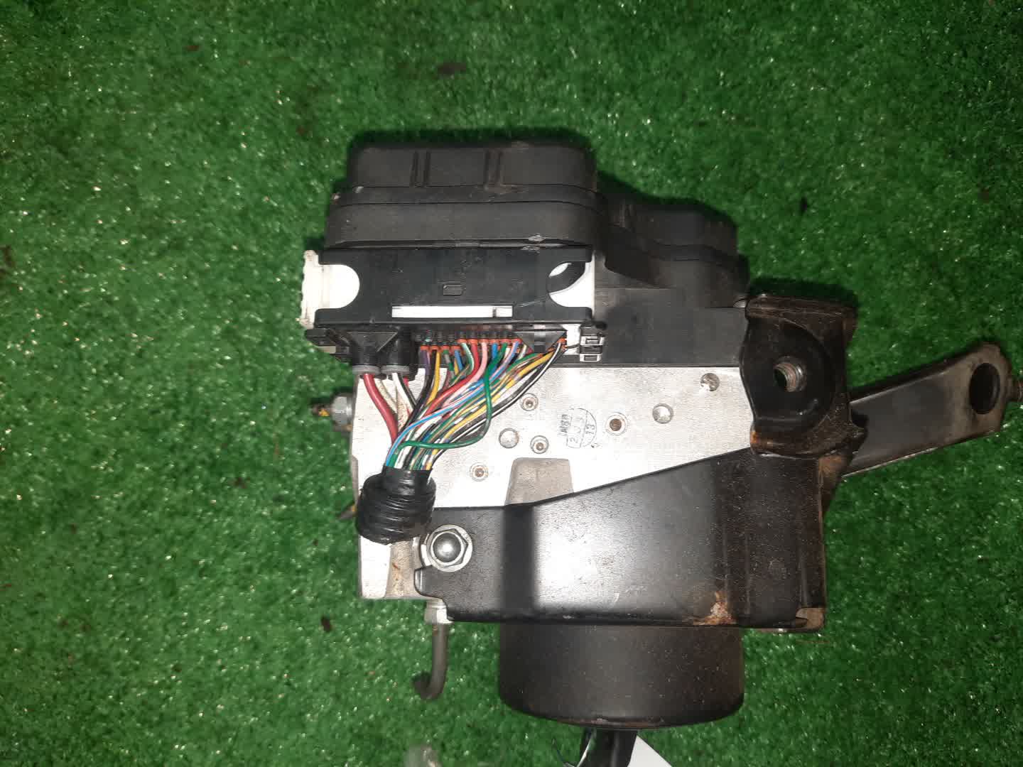 Блок abs TOYOTA CROWN MAJESTA UZS187 44540-30280 1 ракурс