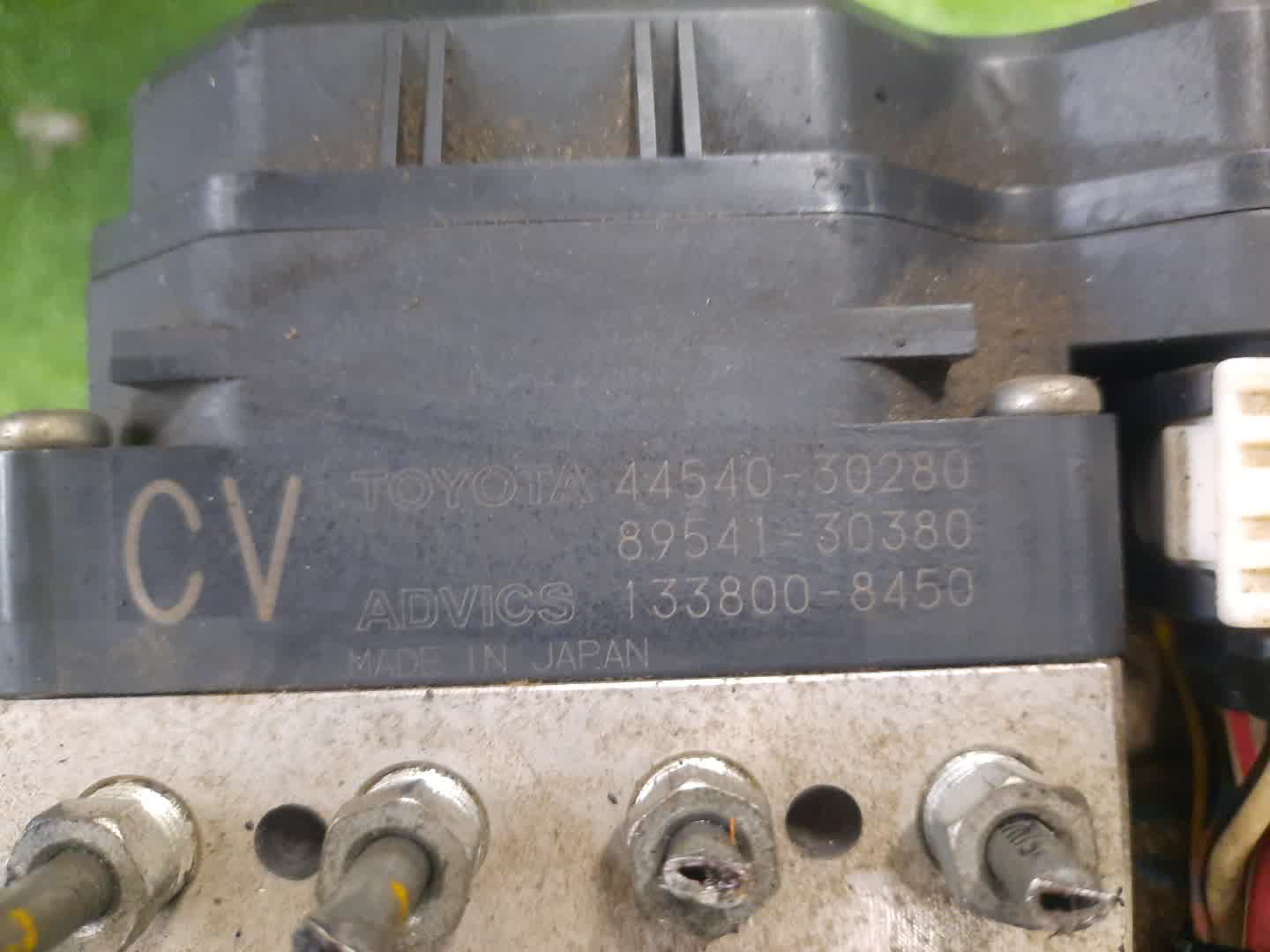 Блок abs TOYOTA CROWN MAJESTA UZS187 44540-30280 5 ракурс