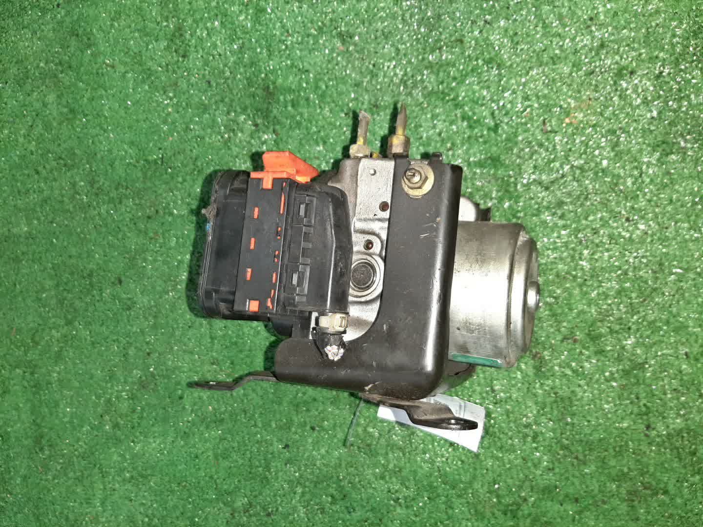 Блок abs HONDA ODYSSEY RA6 F23A 006-V95-142A 2 ракурс
