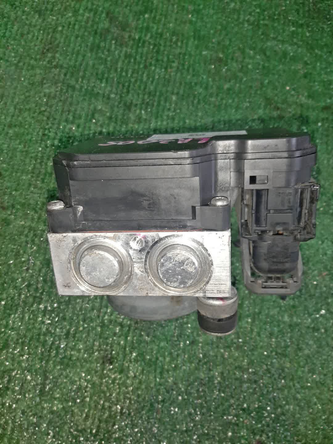 Блок abs DAIHATSU MIRA E:S LA300S KF 116040-40480 5 ракурс