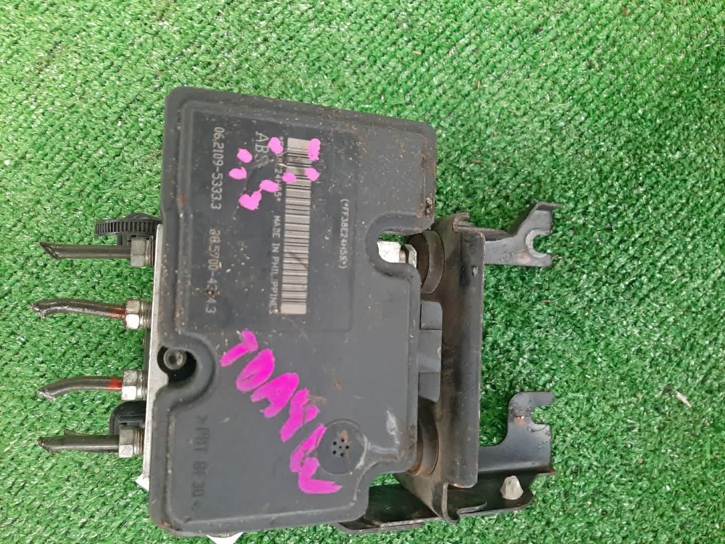 Блок abs SUZUKI ESCUDO TDA4W J24B 062109-5333 1 ракурс