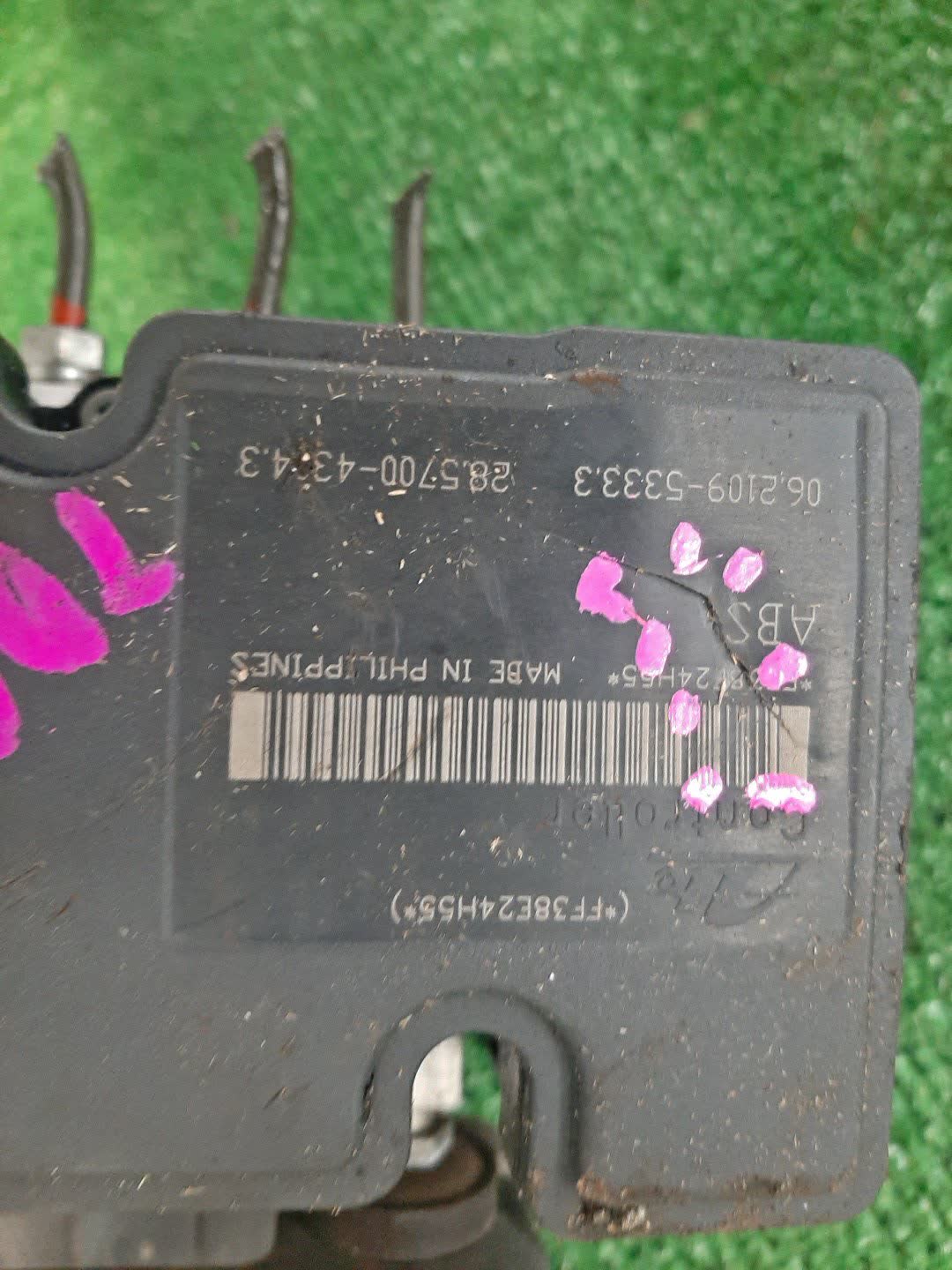 Блок abs SUZUKI ESCUDO TDA4W J24B 062109-5333 2 ракурс