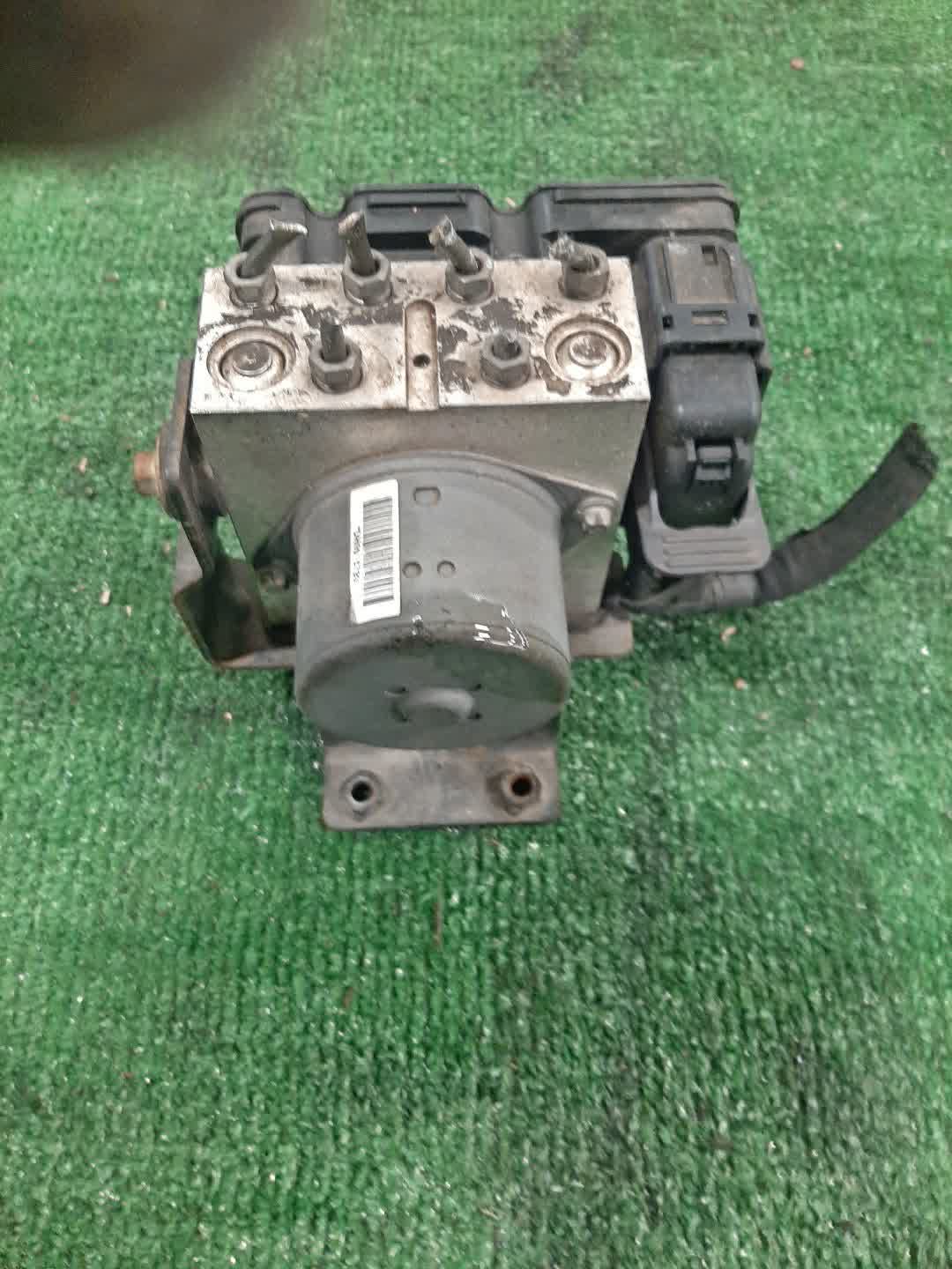 Блок abs MITSUBISHI CANTER FBA20 4P10 HMF036210400 2 ракурс