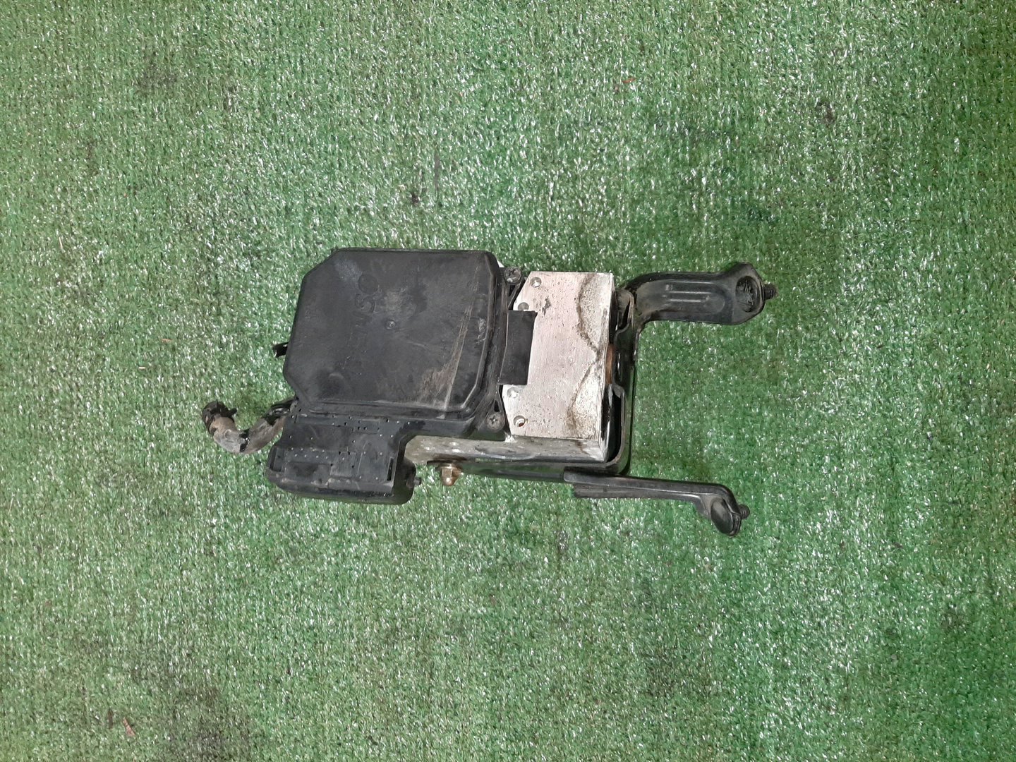 Блок abs TOYOTA CELSIOR UCF30 3UZ-FE 44540-50030 1 ракурс