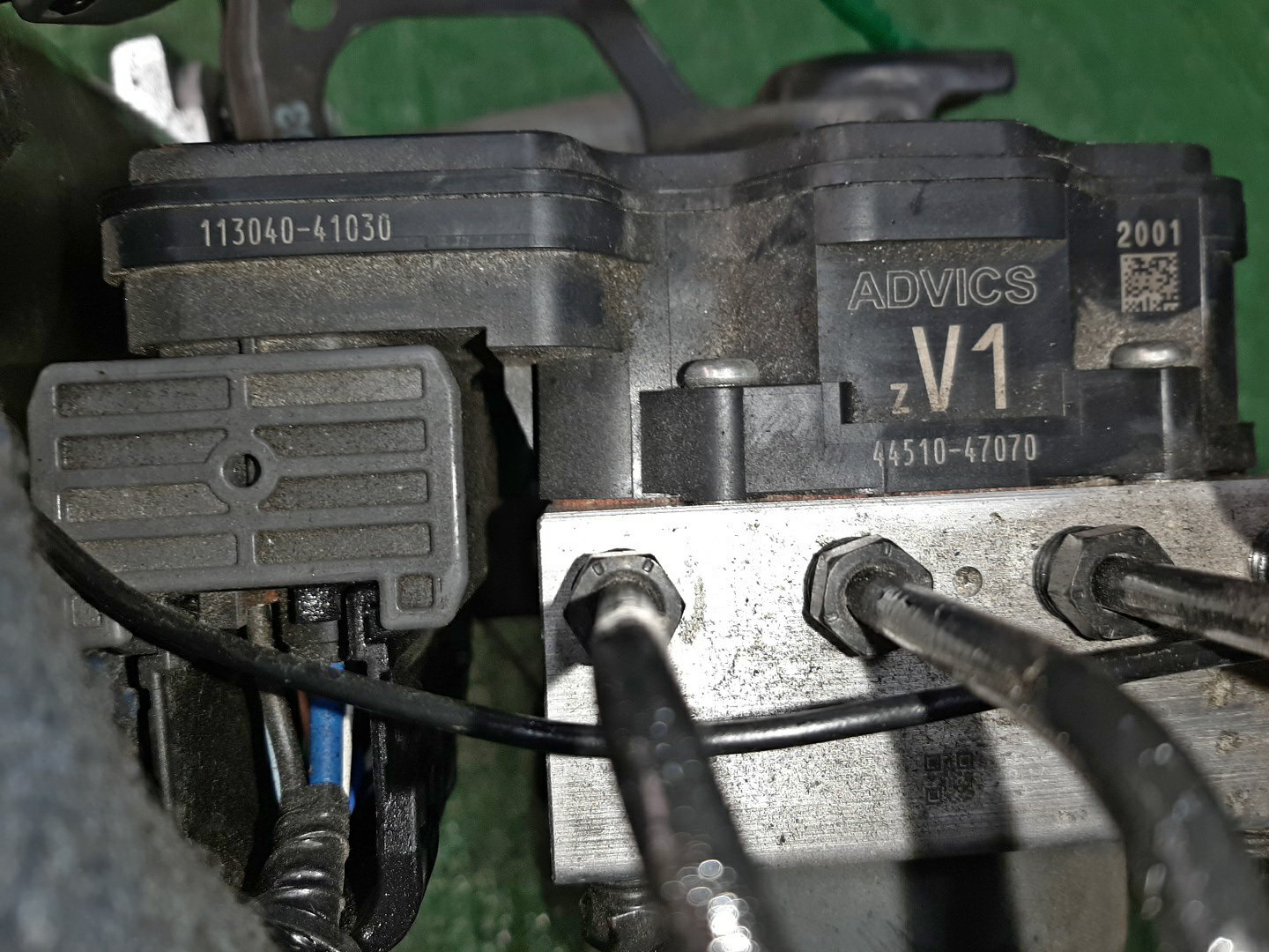 Блок abs TOYOTA YARIS MXPH10 M15A-FXE 44510-47070 3 ракурс