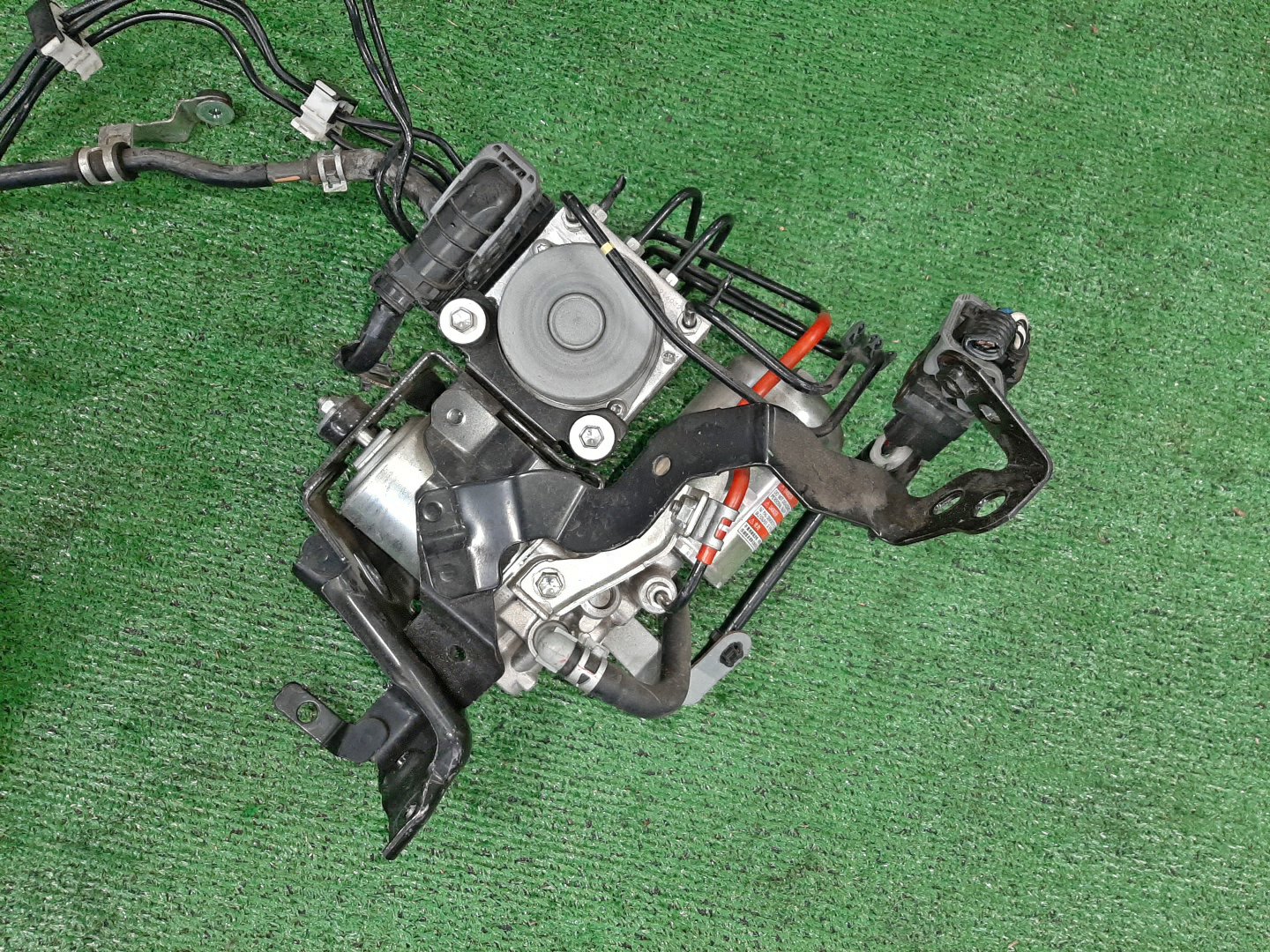 Блок abs TOYOTA PRIUS ZVW50 2ZR-FXE 44510-47070/47210-47100 4 ракурс
