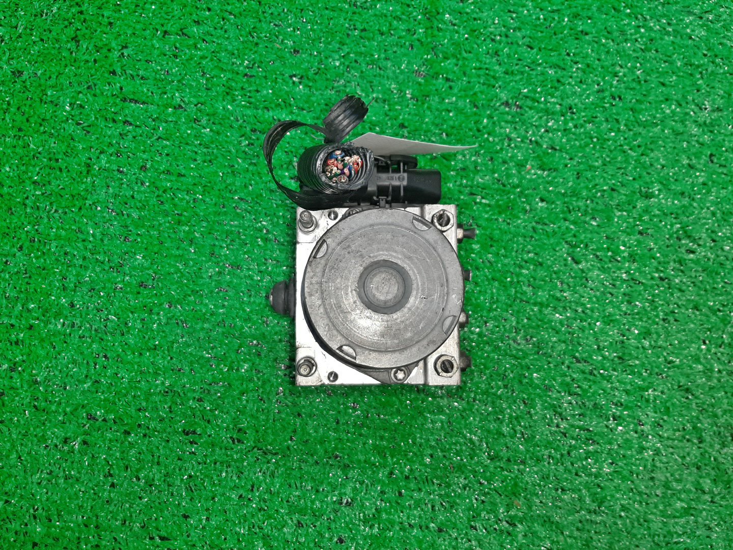 Блок abs TOYOTA AVENSIS AZT255 1AZ-FSE 44510-05050 2 ракурс