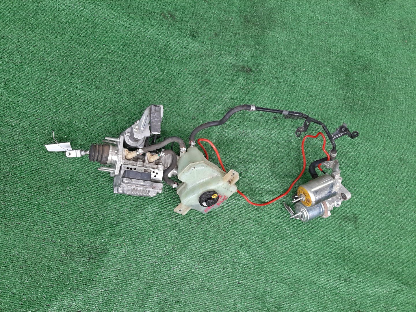 Блок abs TOYOTA COROLLA  AXIO NKE165 1NZ-FXE 47210-12370/47070-52010 3 ракурс