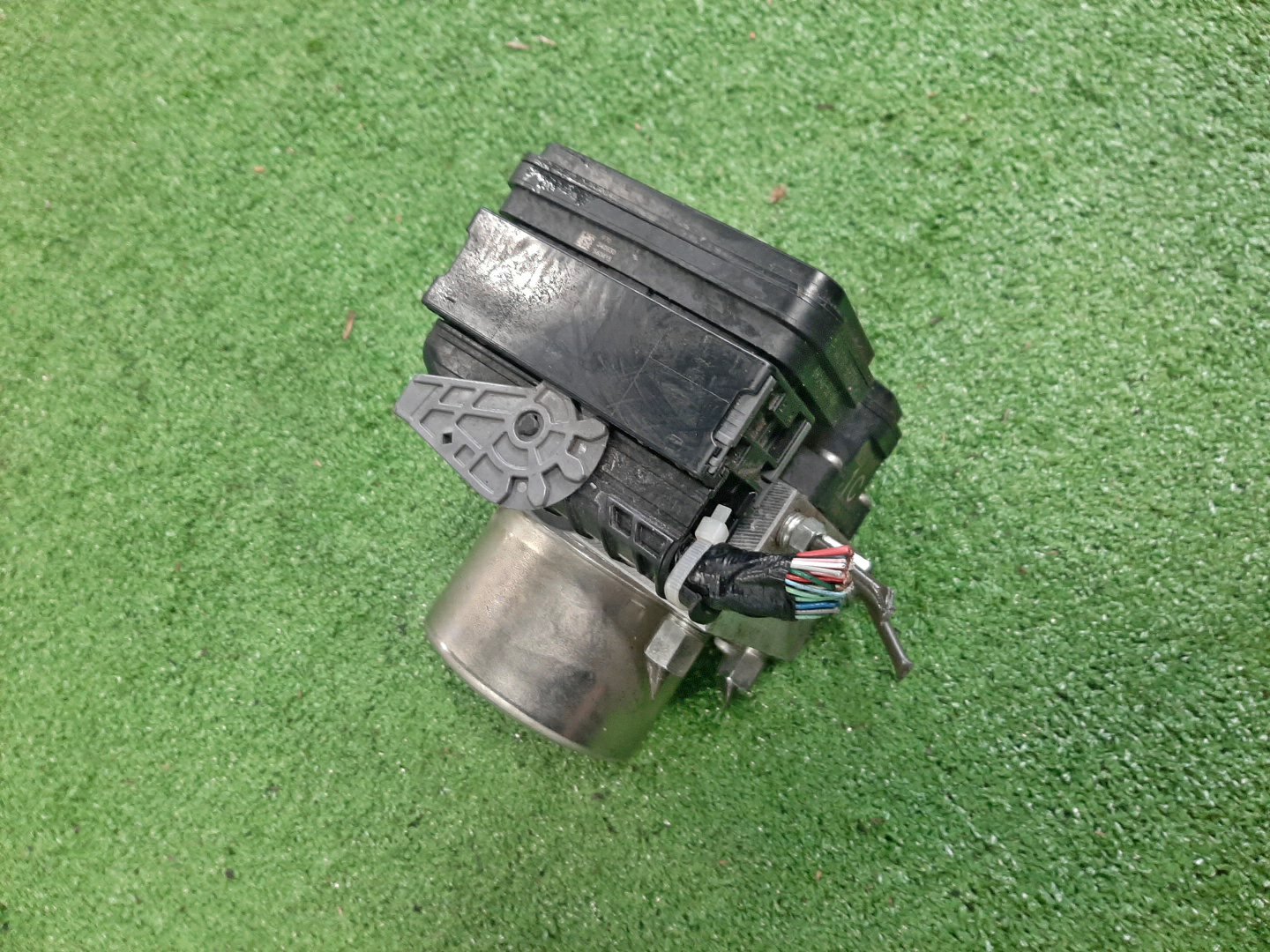 Блок abs DAIHATSU TAFT LA910S KF 116040-84010 3 ракурс