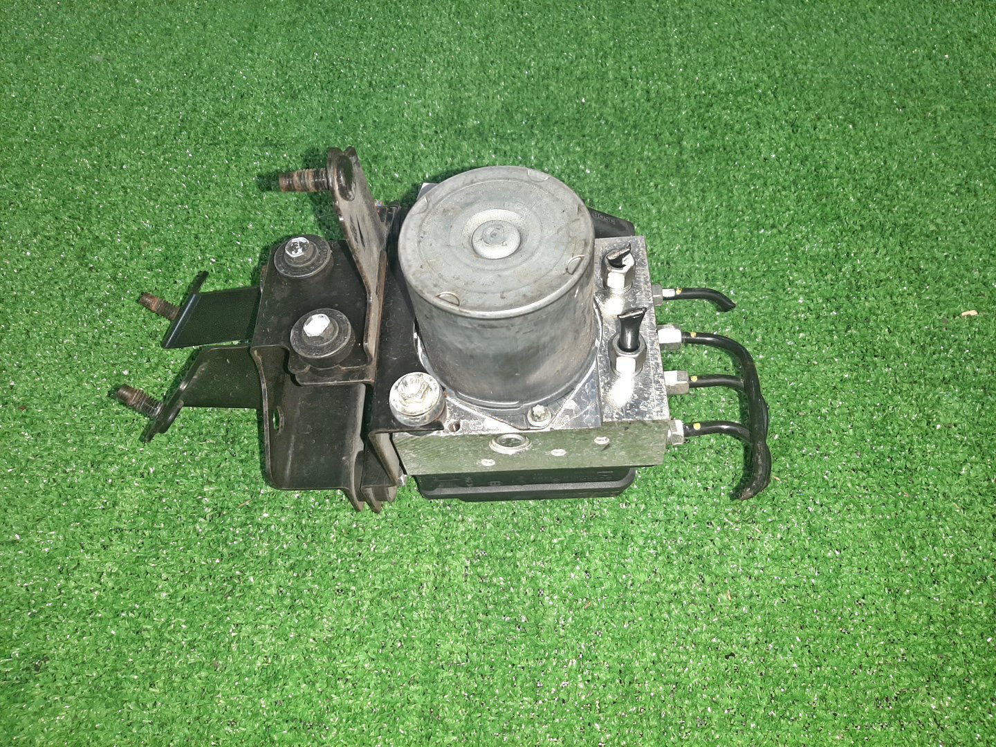 Блок abs NISSAN SKYLINE CROSSOVER NJ50 VQ37VHR 47660-1UX1A 2 ракурс