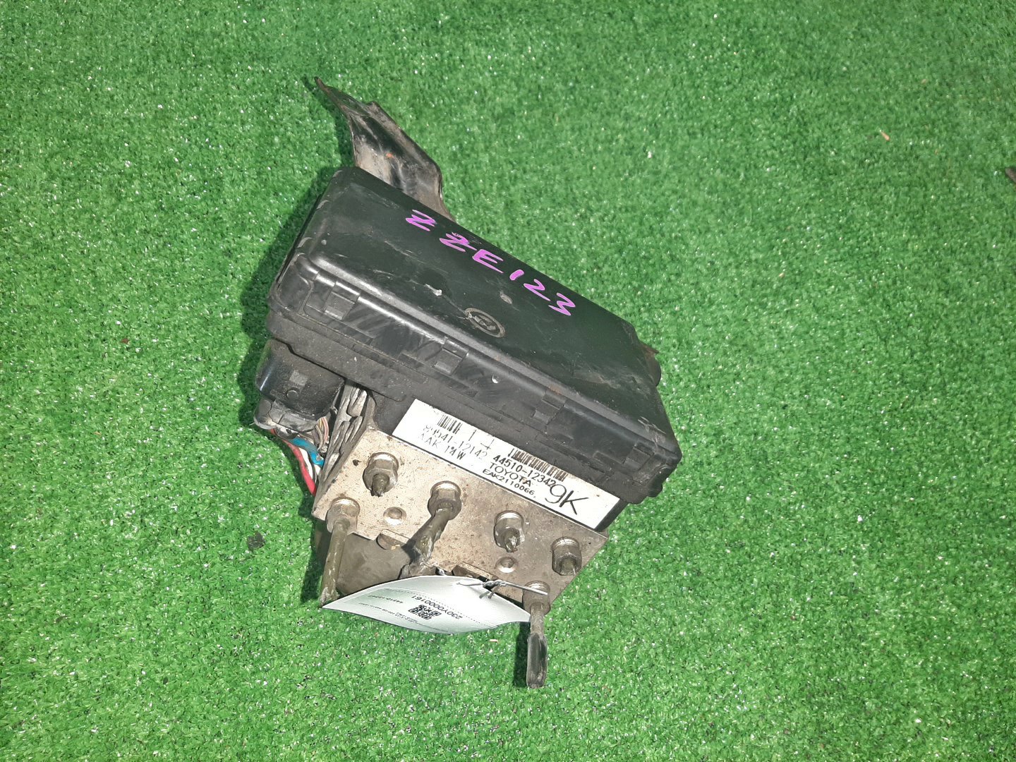 Блок abs TOYOTA ALLEX ZZE123 2ZZ-GE 44510-12342 1 ракурс