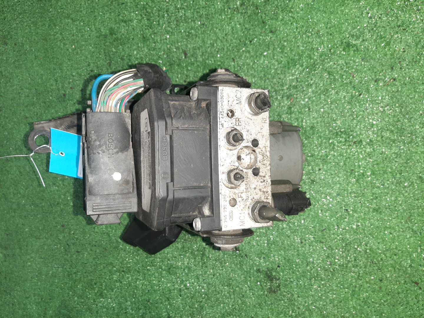 Блок abs TOYOTA AVENSIS AZT251 2AZ-FSE 89541-05130 3 ракурс
