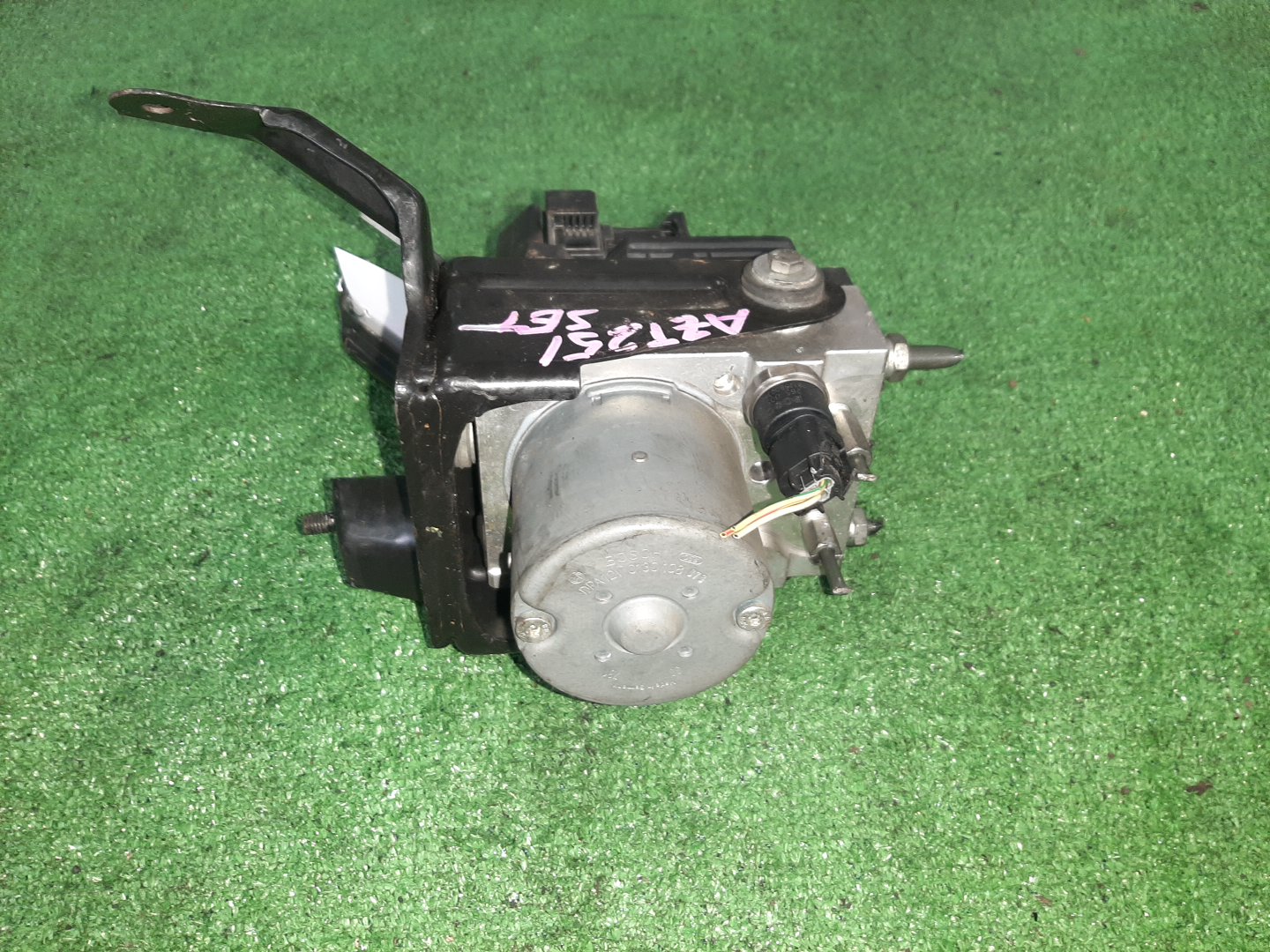 Блок abs TOYOTA AVENSIS AZT251 2AZ-FSE 89541-05130 4 ракурс