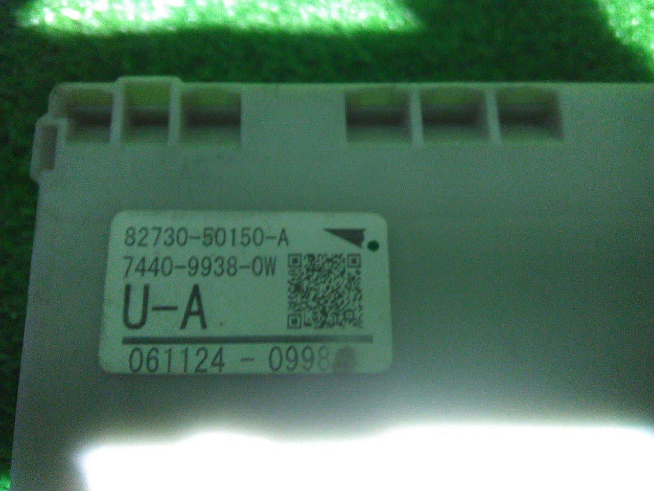 Блок предохранителей LEXUS LS460 USF40 1UR-FSE 82730-50150A 2 ракурс