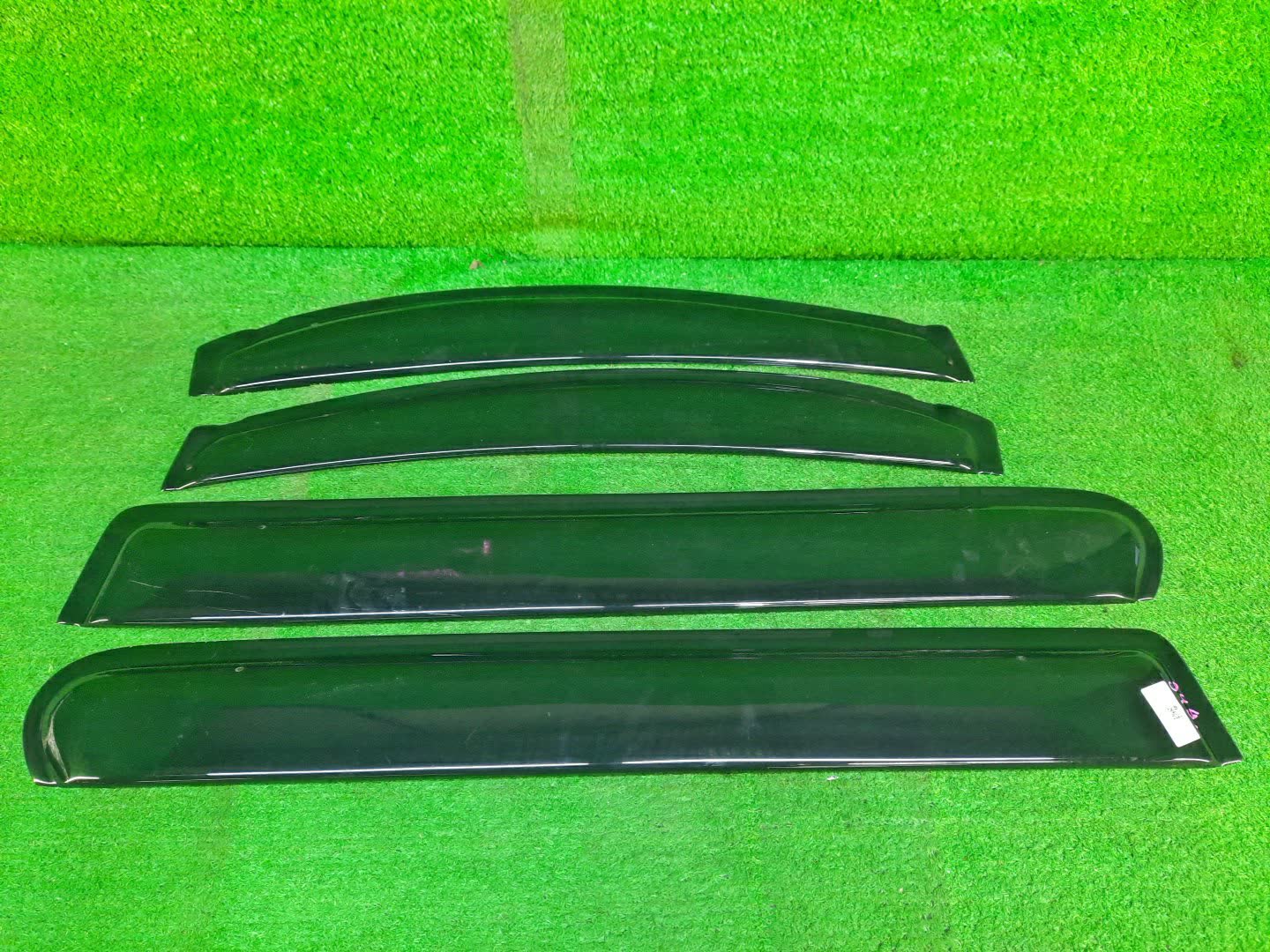 Ветровик TOYOTA ALPHARD, VELLFIRE ANH25W, GGH25W, GGH20W, ANH20W 949 1 ракурс Ветровик TOYOTA ALPHARD, VELLFIRE ANH25W, GGH25W, GGH20W, ANH20W 949 1 ракурс