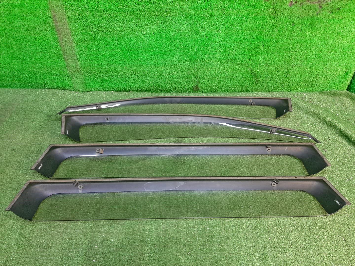 Ветровик TOYOTA NOAH, VOXY AZR60G, AZR65G 1002 2 ракурс