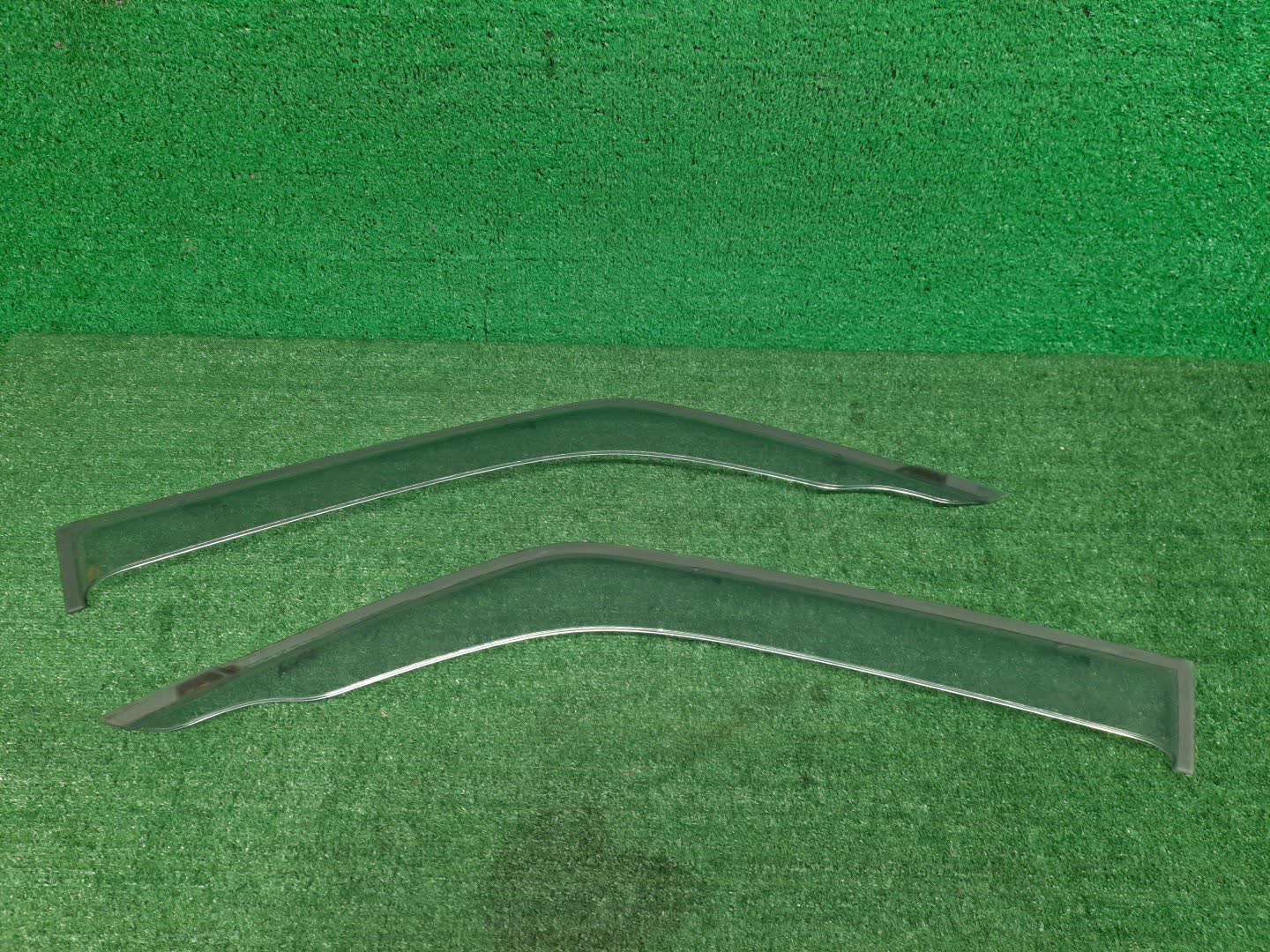 Ветровик левый передний MITSUBISHI PAJERO V75W 1 ракурс