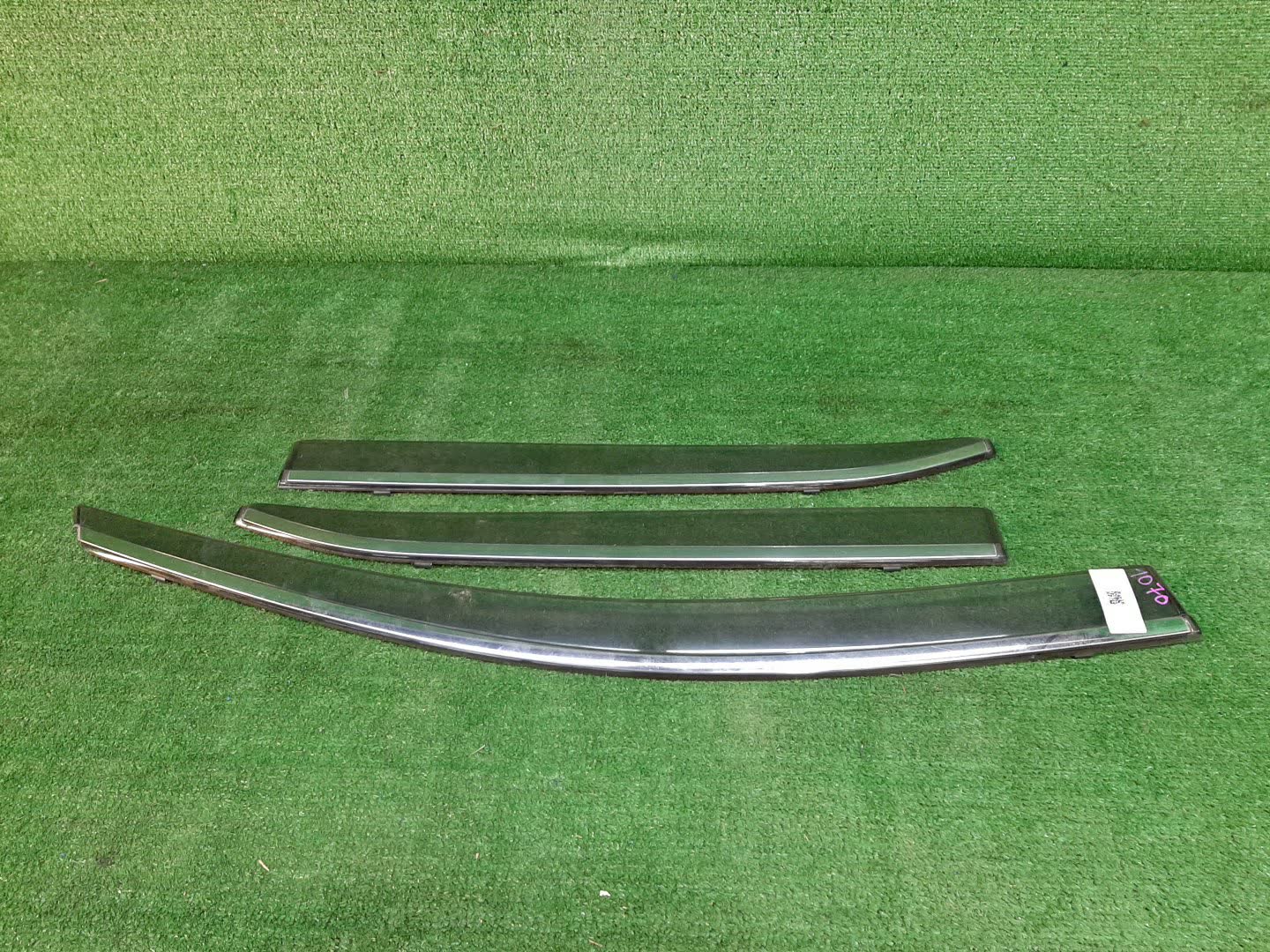 Ветровик TOYOTA CAMRY, ALTIS AHV40, GSV40, ACV40, ACV45, ACV40N, ACV45N 1070 1 ракурс